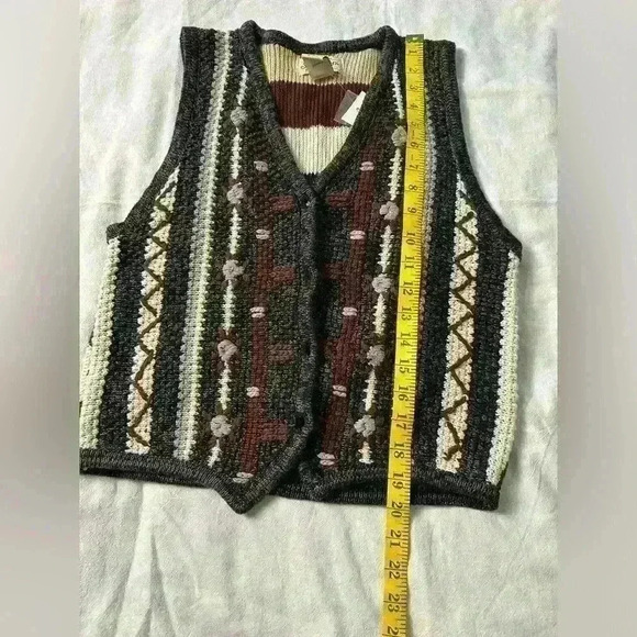 St. John’s Bay Crocheted Vest Size Small - Picture 6 of 9